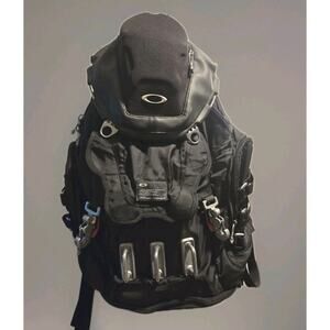 Oakley Kitchen Sink Backpack 34L Capacity Stealth Blk Heavy Duty Nylon 92060AODM
